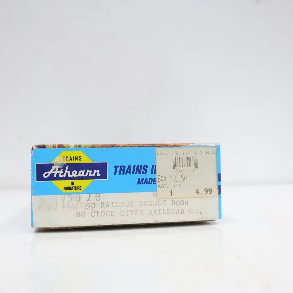 Athearn HO Scale McCloud River Railroad Company 50ft Box Car Knuckle Coupler